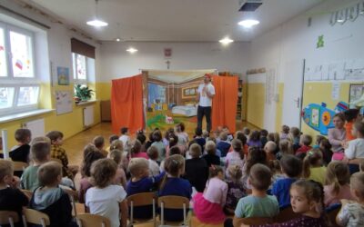 Wizyta Teatrzyku Eden ” Najpiękniejszy prezent”