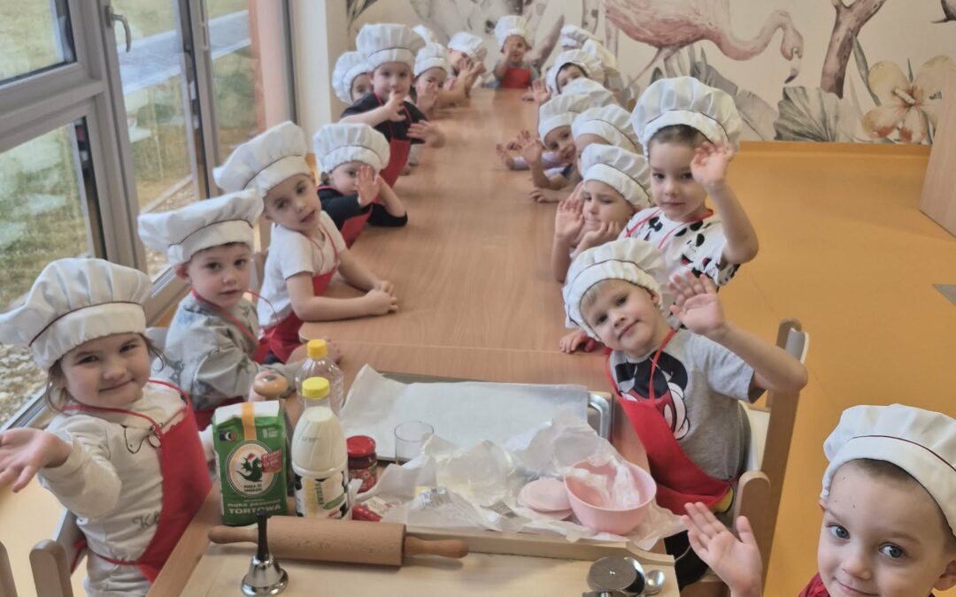 Zajęcia kulinarne w ramach projektu ” Mali Kucharze, odkrywamy świat smaków” w grupie Żabek i Biedronek